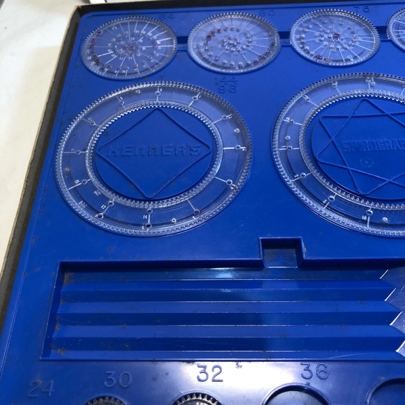 Vintage 1968 Spirograph, missing spool 36, 40 and pens, instructions included - Picture 13 of 16
